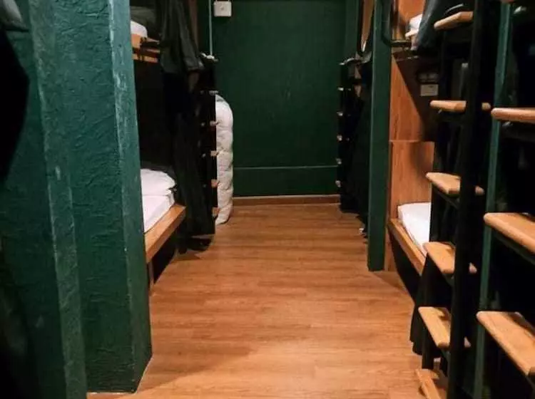 Mystery Hostel By Oyo Rooms