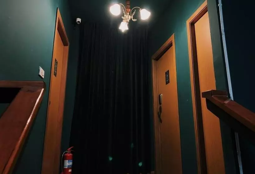 Mystery Hostel By Oyo Rooms