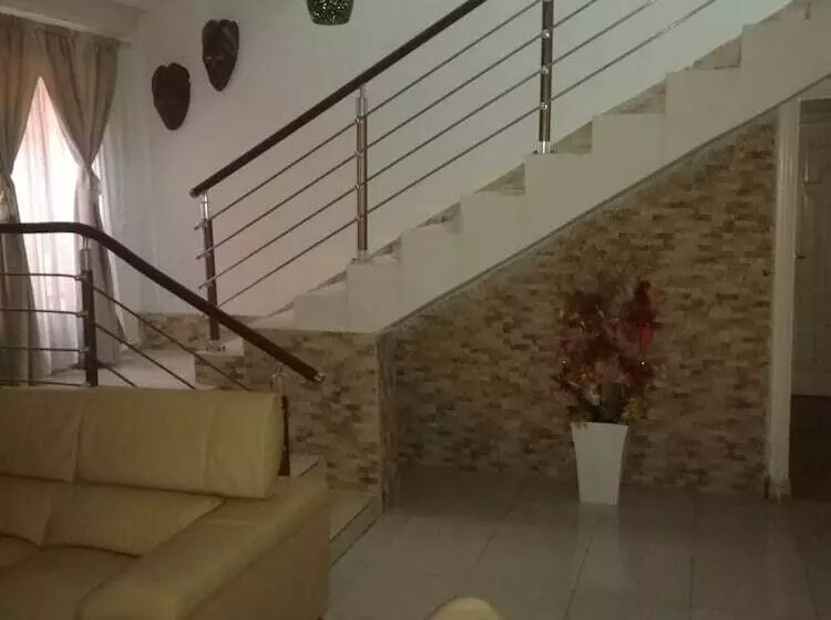 پانسیون Casa Suit Capir