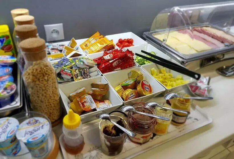 Majatalo Penzión Galéria