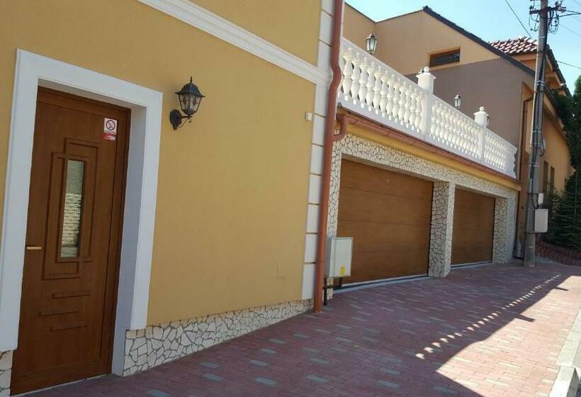 بنسيون Penzión Galéria