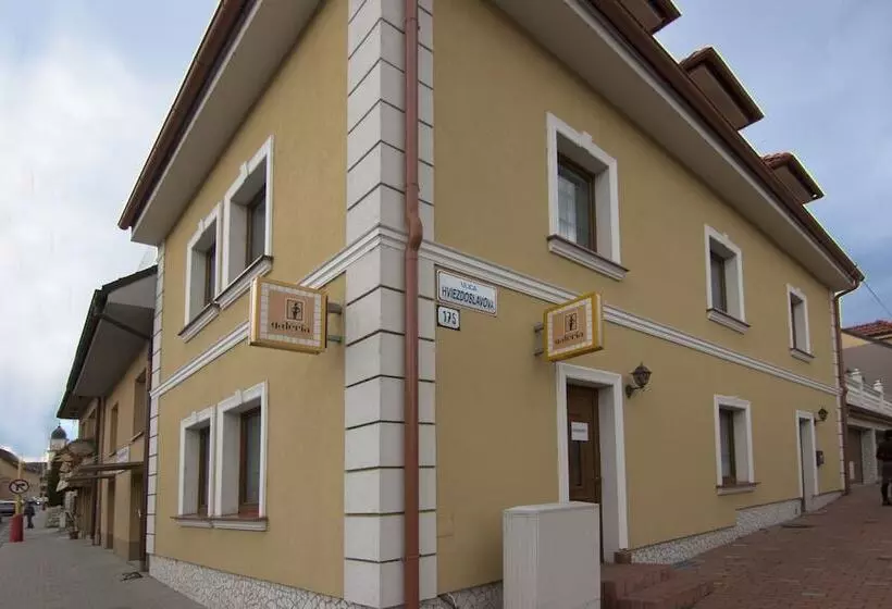 Majatalo Penzión Galéria