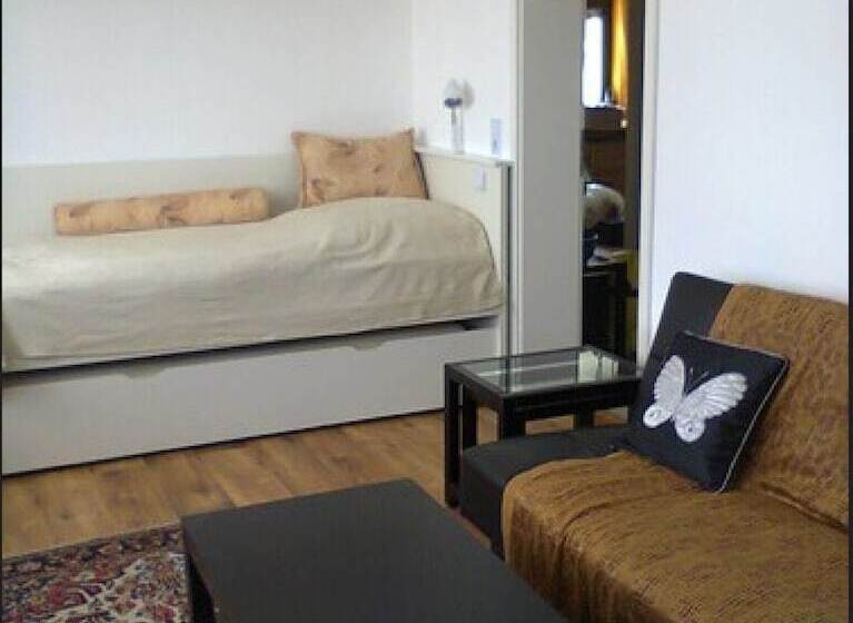 Apartments Reutlinger Strasse