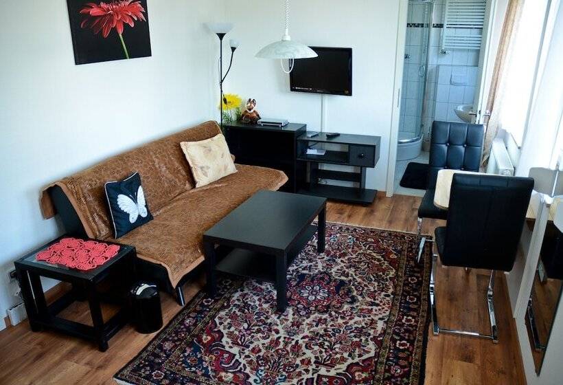 Apartments Reutlinger Strasse