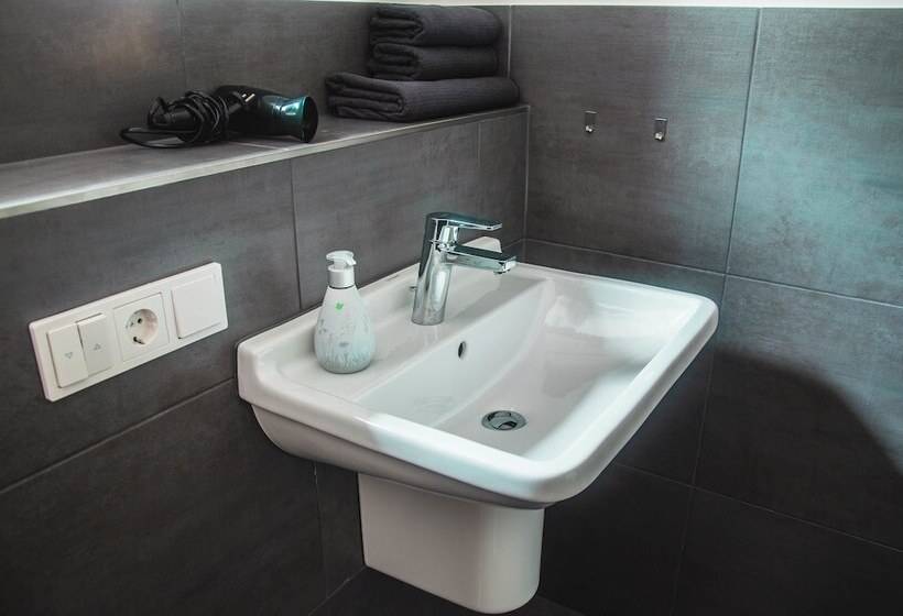 Bikehikesleep Apartments