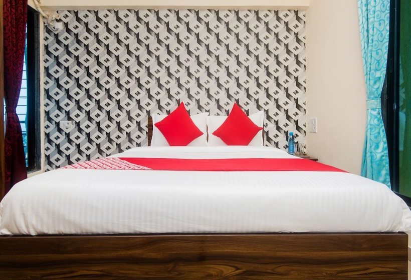 Отель Oyo 16021 Airoli Apartments