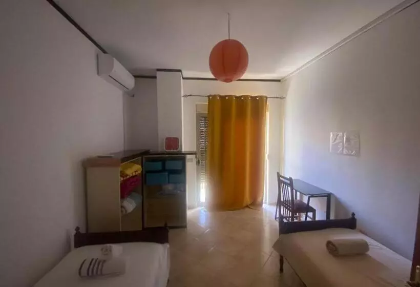 تختخواب و صبحانه Home Sweet Home   Guest House