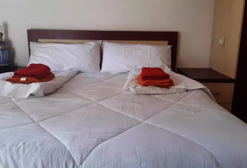 تختخواب و صبحانه Home Sweet Home   Guest House