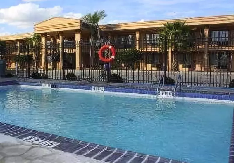 酒店 Days Inn By Wyndham Lake Charles