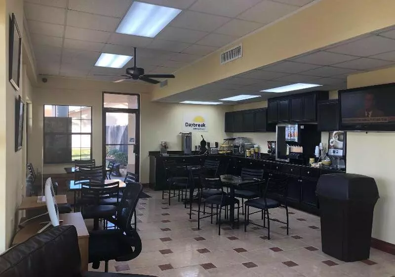 酒店 Days Inn By Wyndham Lake Charles