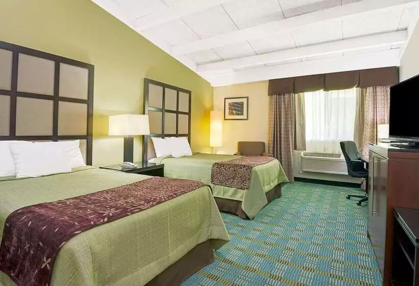 בית מלון כפרי Days Inn By Wyndham Southington