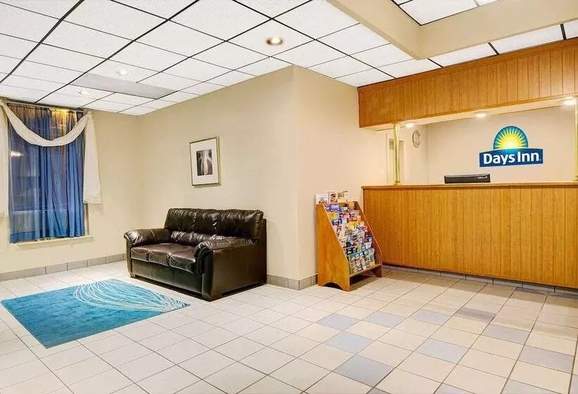 בית מלון כפרי Days Inn By Wyndham Southington