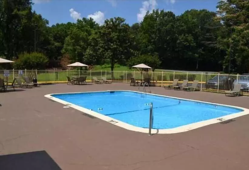 Отель High Point Arcadia Inn