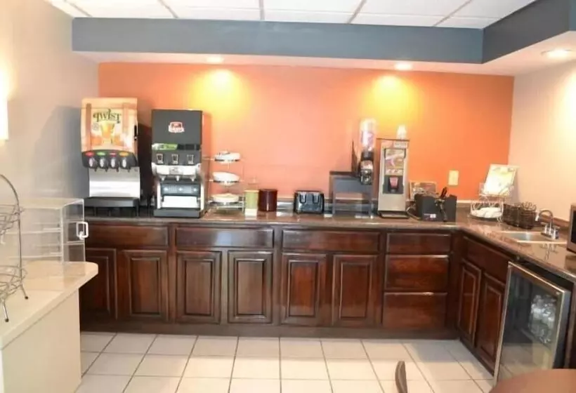 Отель High Point Arcadia Inn