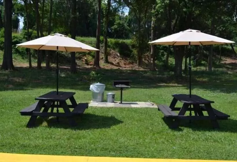 Отель High Point Arcadia Inn