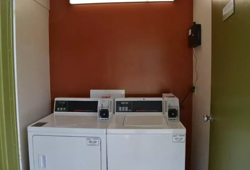 Отель High Point Arcadia Inn