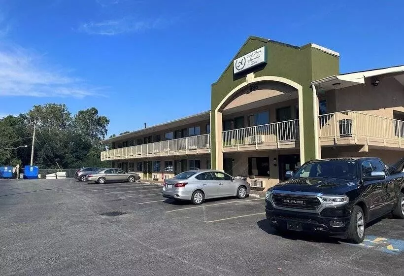 Отель High Point Arcadia Inn