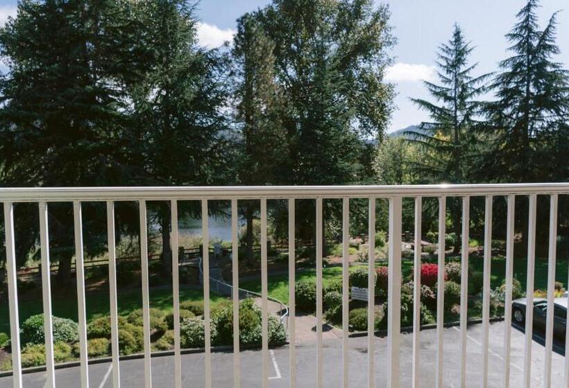 호텔 Riverfront Inn Roseburg