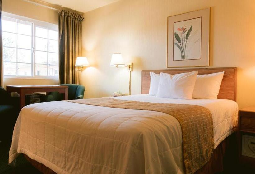 호텔 Riverfront Inn Roseburg