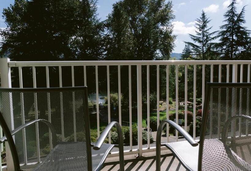 호텔 Riverfront Inn Roseburg