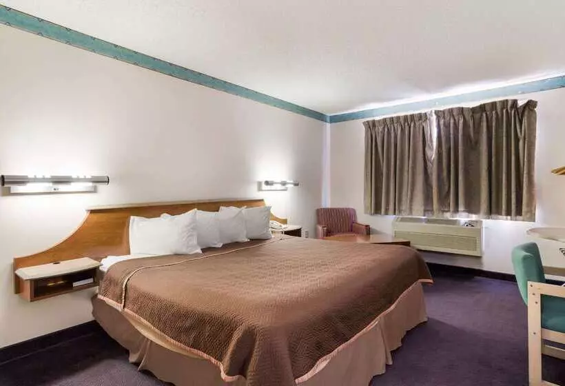 בית מלון כפרי Rodeway Inn