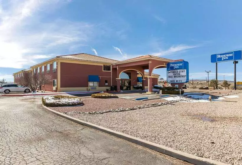 בית מלון כפרי Rodeway Inn