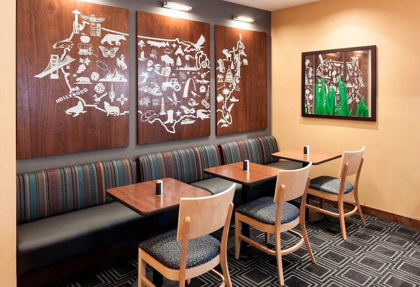 ホテル Towneplace Suites Dallas Las Colinas