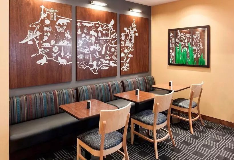 هتل Towneplace Suites Dallas Las Colinas