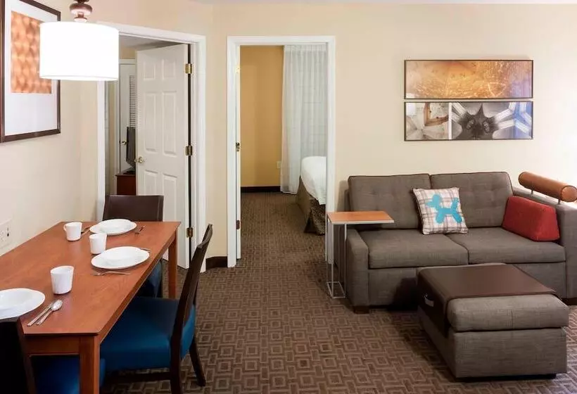 هتل Towneplace Suites Dallas Las Colinas