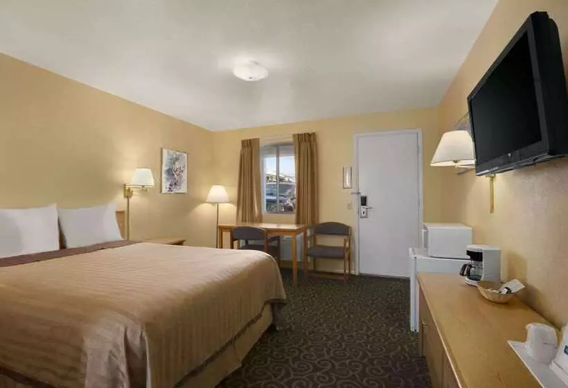 هتل Travelodge By Wyndham Wenatchee