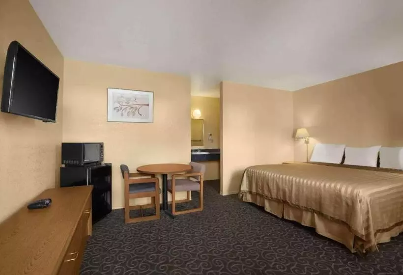 هتل Travelodge By Wyndham Wenatchee