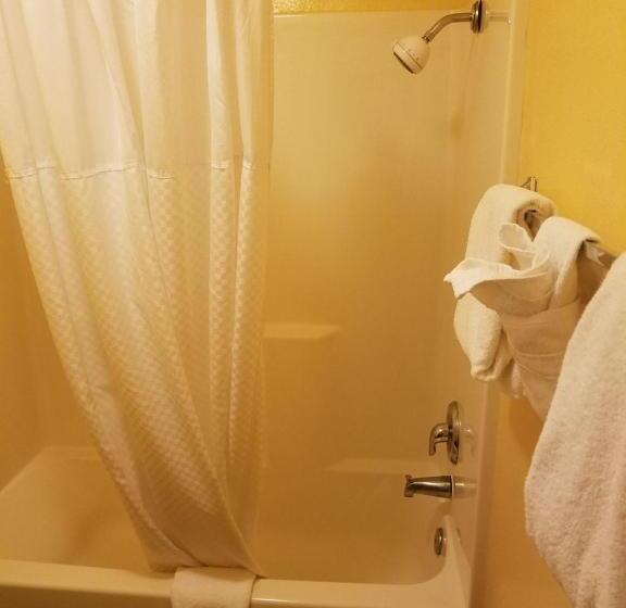 ホテル Travelodge By Wyndham Wenatchee