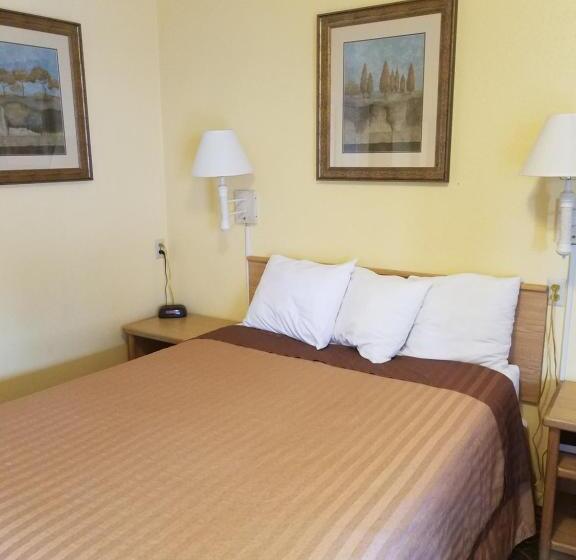 ホテル Travelodge By Wyndham Wenatchee