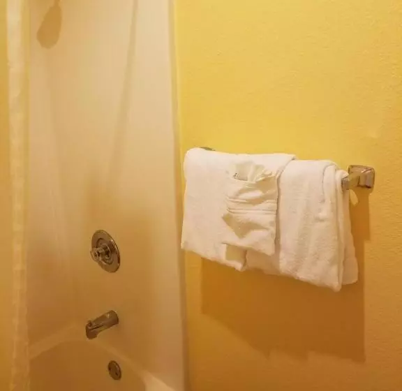 هتل Travelodge By Wyndham Wenatchee