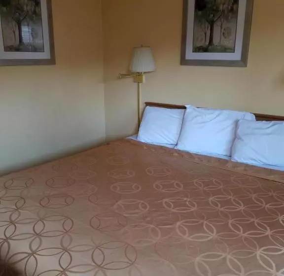 هتل Travelodge By Wyndham Wenatchee