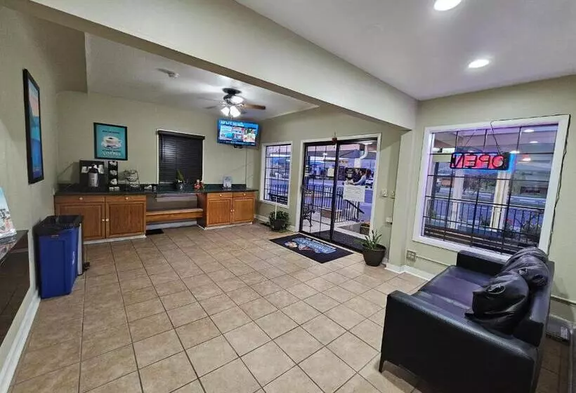 هتل Travelodge By Wyndham Wenatchee