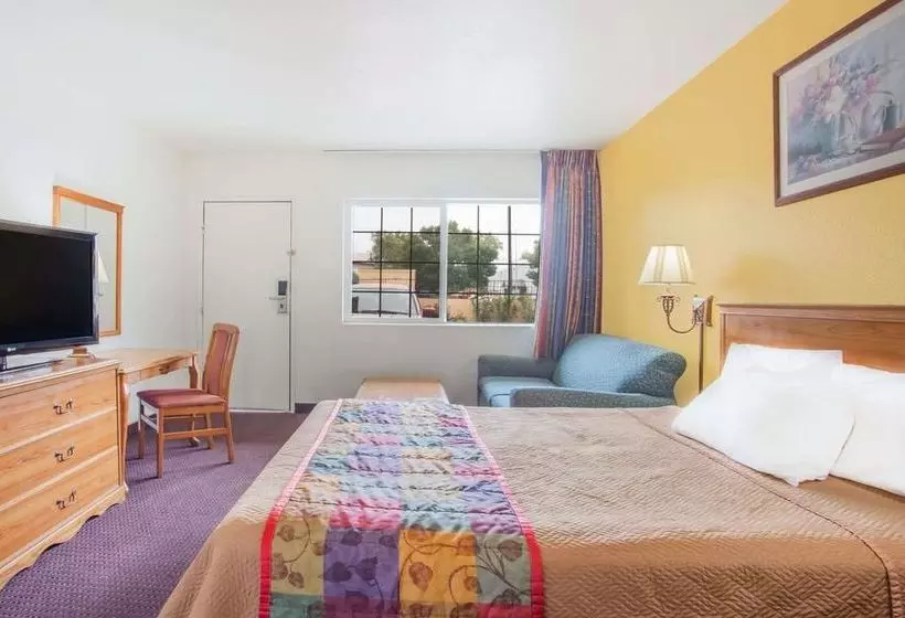 هتل Travelodge By Wyndham Walla Walla