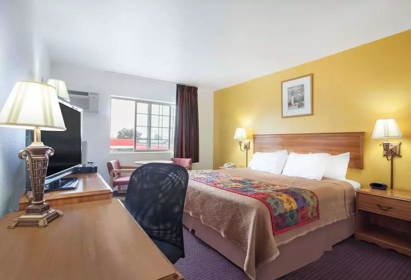 هتل Travelodge By Wyndham Walla Walla