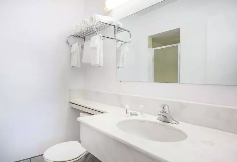 هتل Travelodge By Wyndham Walla Walla