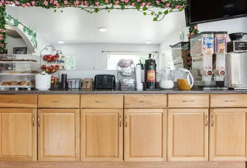 هتل Travelodge By Wyndham Walla Walla