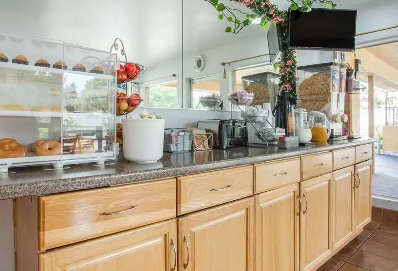 هتل Travelodge By Wyndham Walla Walla