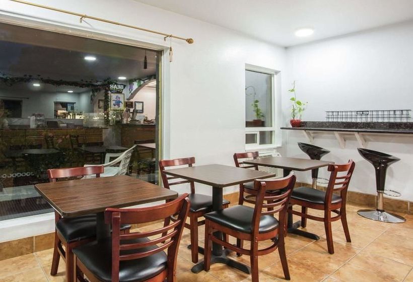 فندق Travelodge By Wyndham Walla Walla