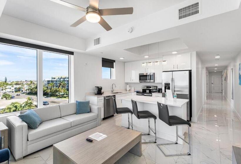 모텔 Ocean Club Treasure Island