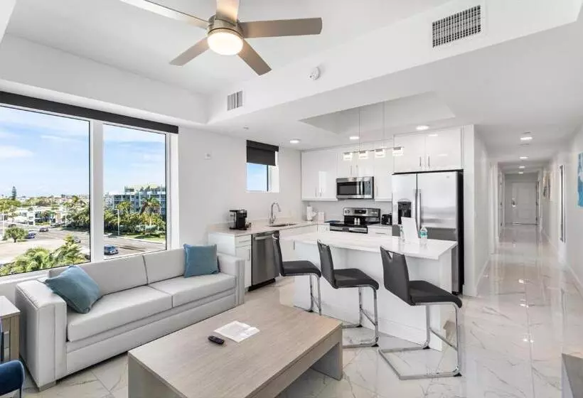 Мотель Ocean Club Treasure Island