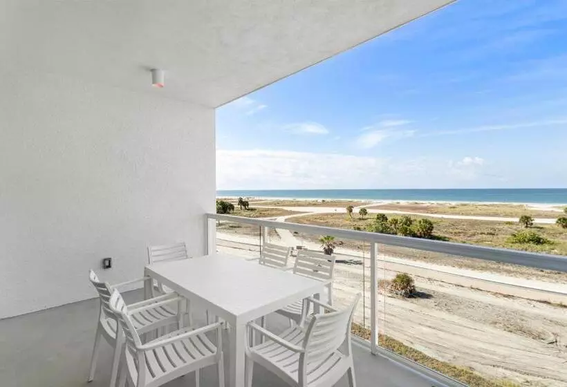 Мотель Ocean Club Treasure Island