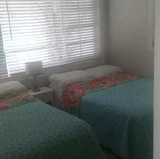 Tropical Sky Ranch Motel