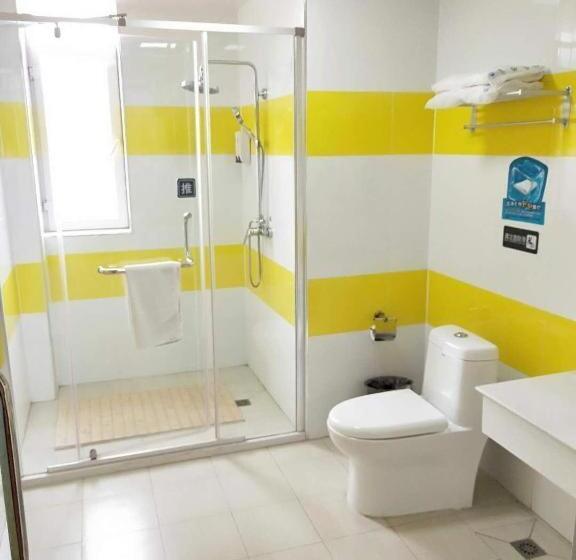 Otel 7 Days Inn Yining Xintiandi