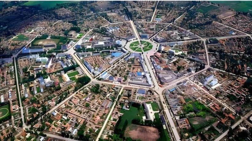 Otel 7 Days Inn Yining Xintiandi