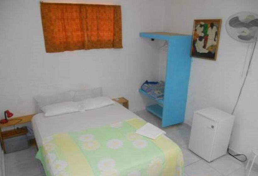 پانسیون Lucy Rooms