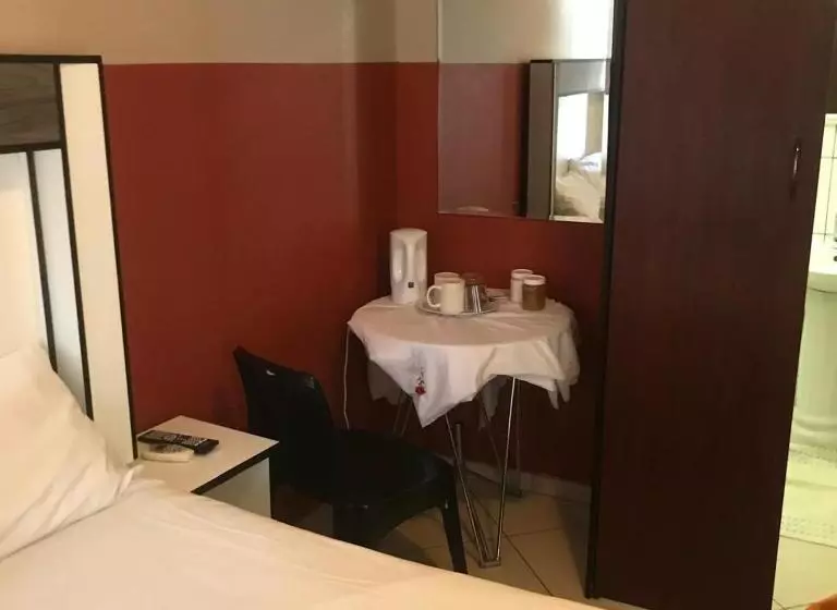 پانسیون Sharon Rose Guesthouse